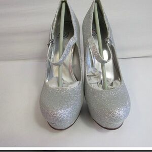 Delicious Silver Glitter Mary Jane Platform Pumps